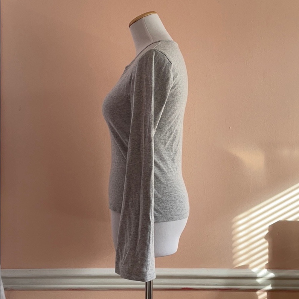 Women’s gray top